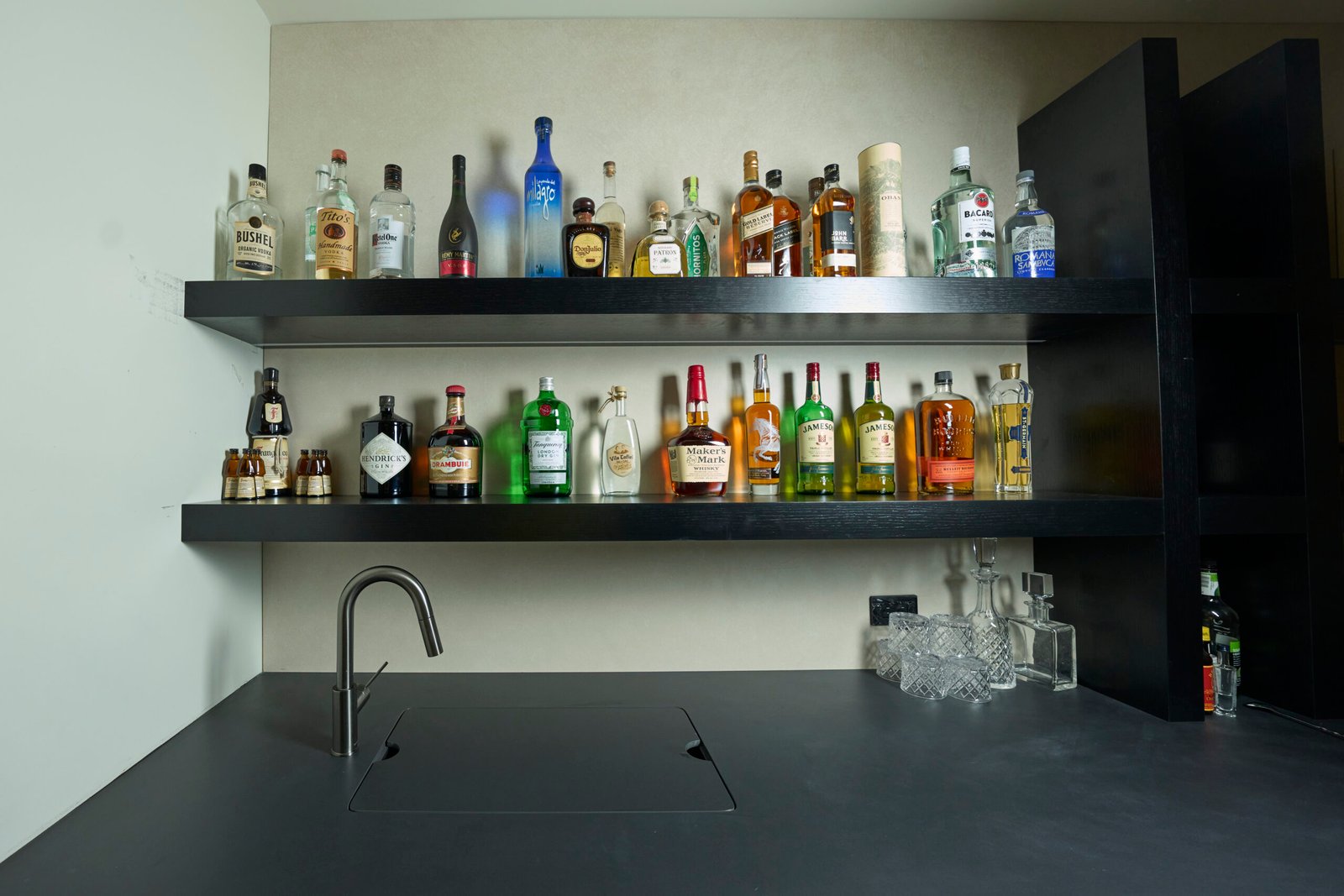 Black porcelain bar countertop straight edge
