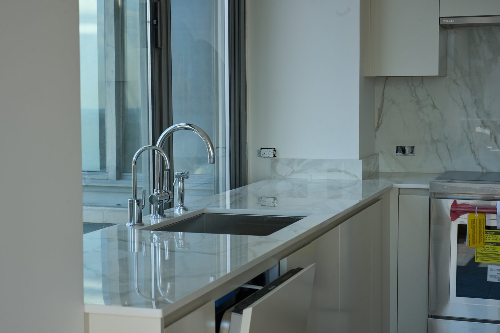 Dekton countertop backsplash undermount sink