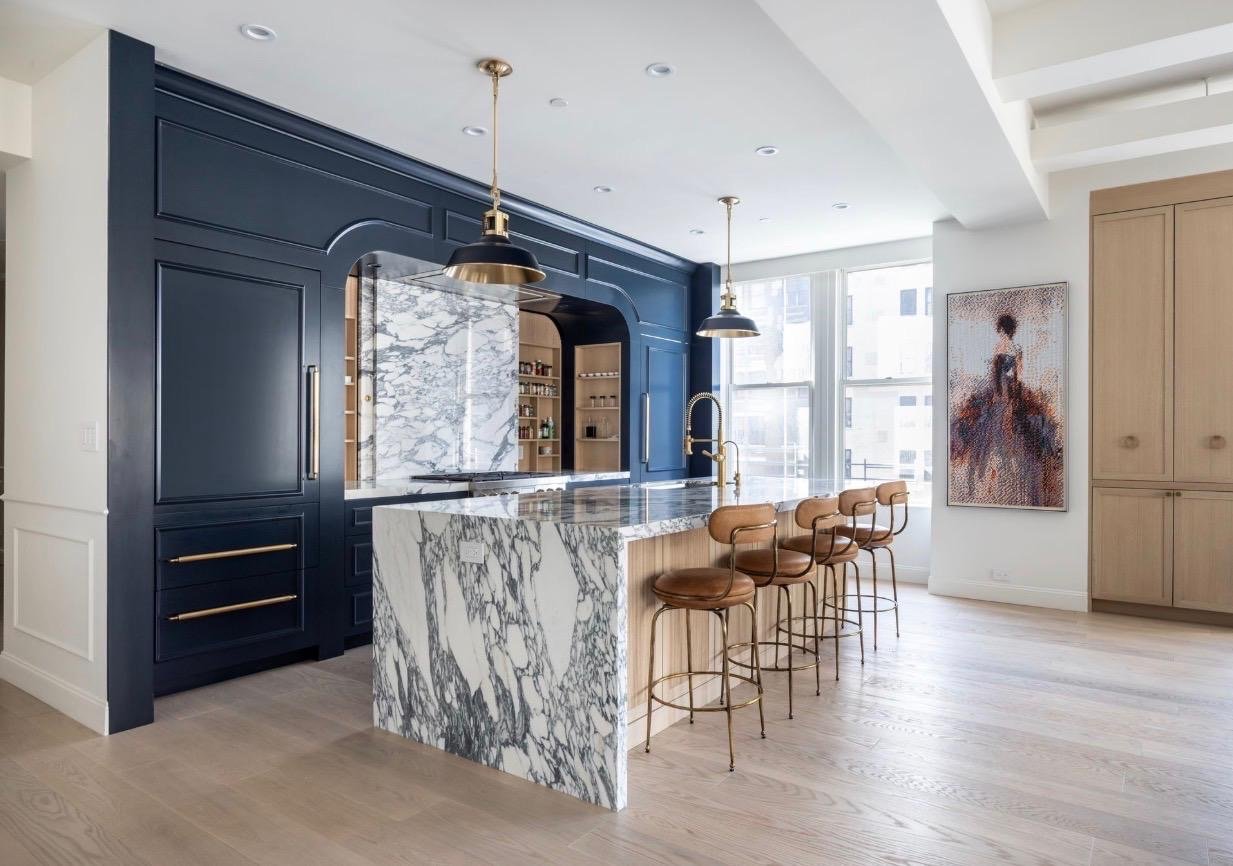 Arabescato Cerchia polished island countertop backsplash