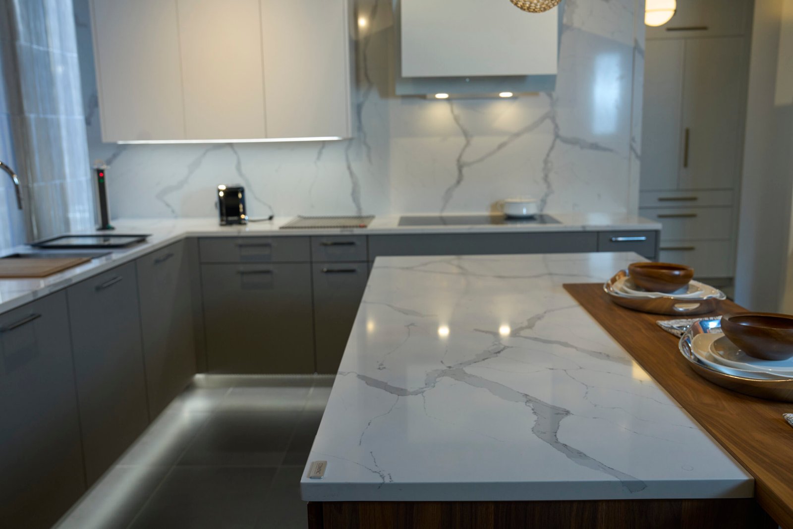 Quartz island countertop full slab backsplash