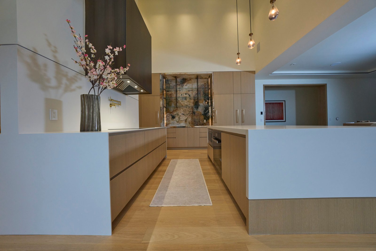 White porcelain kitchen countertop feature wall